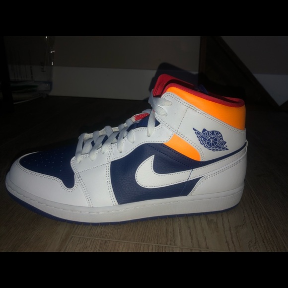 AIR JORDAN 1 MID GS "ROYAL BLUE LASER ORANGE" - Picture 4 of 6